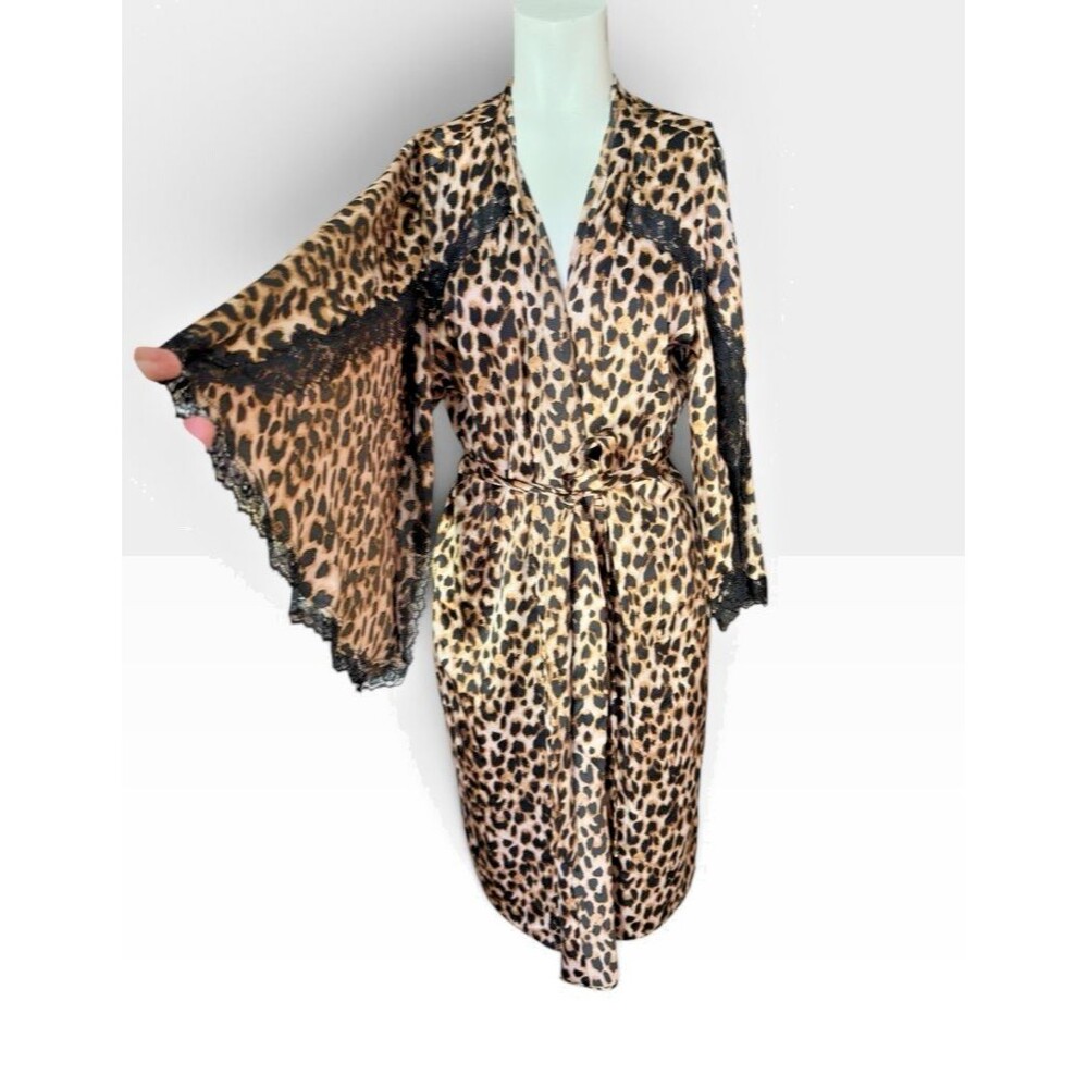 NWT Victoria's Secret Cheetah Lace Kimono Bath Lounge Robe XS/S msrp $79